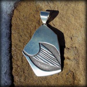 Pendant 3